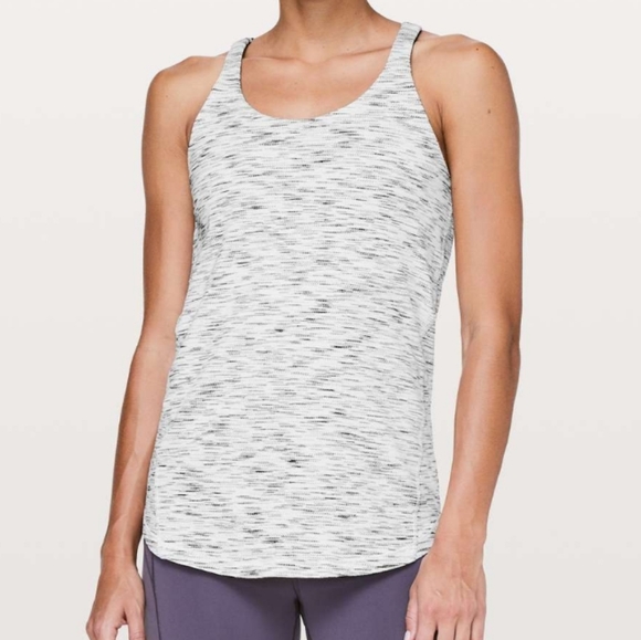 ❌️SOLD❌️ Lululemon Moment to Movement 2-in-1 Tank - Picture 3 of 10